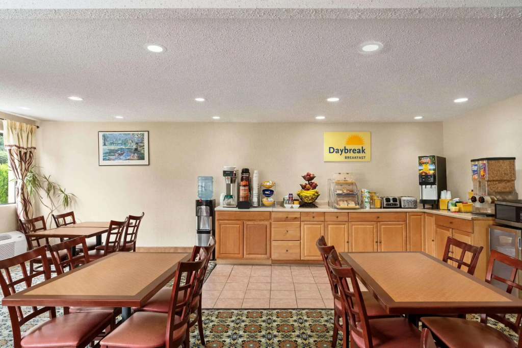 Days Inn by Wyndham Auburn/Finger Lakes Region