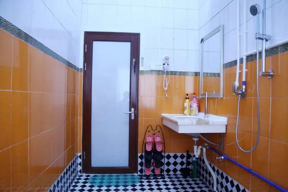 Zhaohuaxishi Youth Hostel
