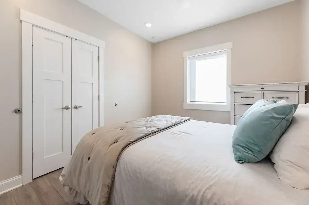 539 Bay St. Lake View Condo Unit 201W