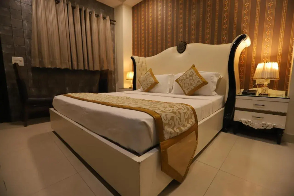 Hotel Vivah Residency Couple Friendly Pashim Vihar