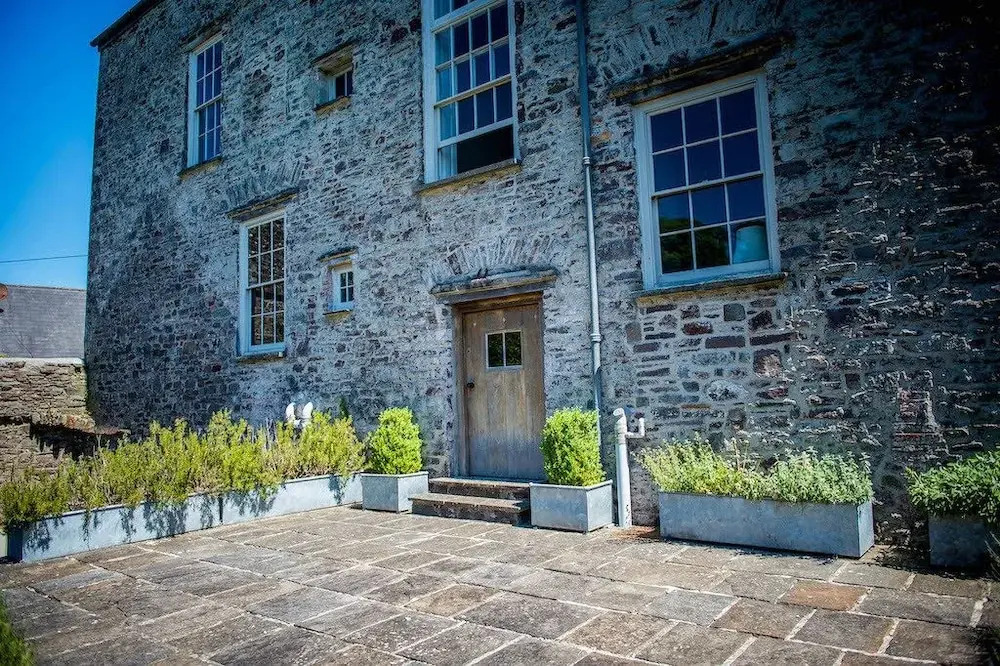 Great House - A Grand Georgian Luxury Retreat with Heated Outdoor Pool