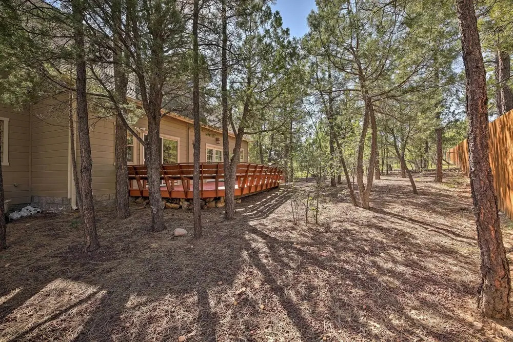 < 2 Mi to Hikes & Shops: Show Low Home w/ Deck