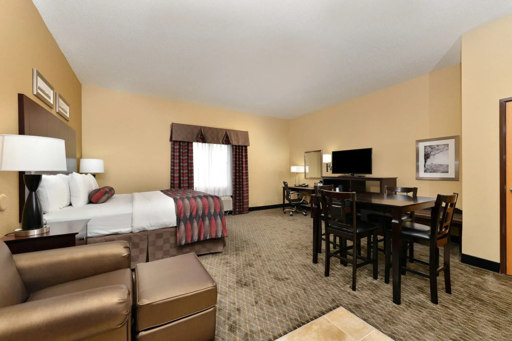 Baymont Inn & suites by Wyndham Ardmore I-35