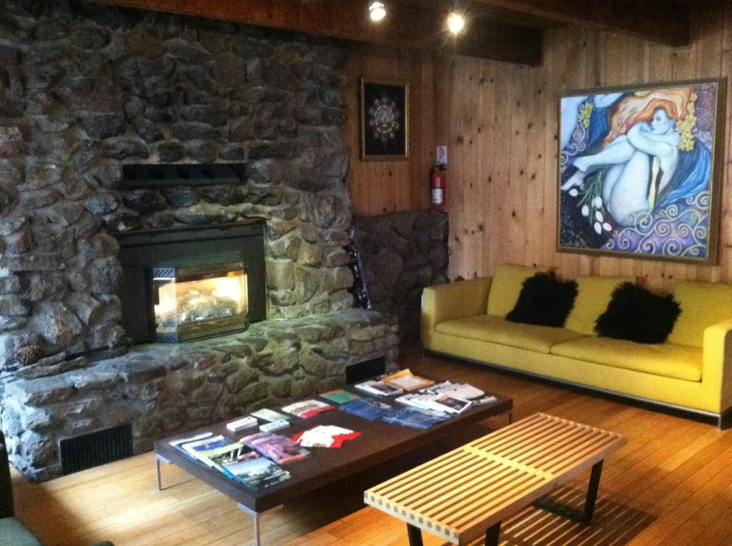 The Mammoth Inn