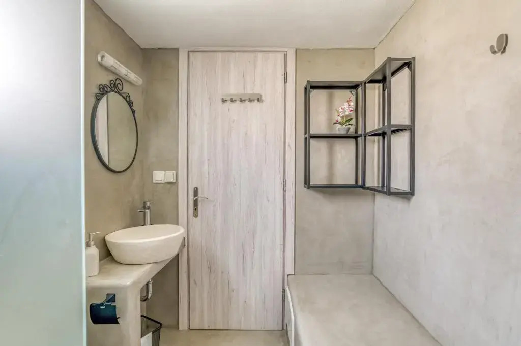 Magic 5 bdrm Villa With Swimming pool in Paros