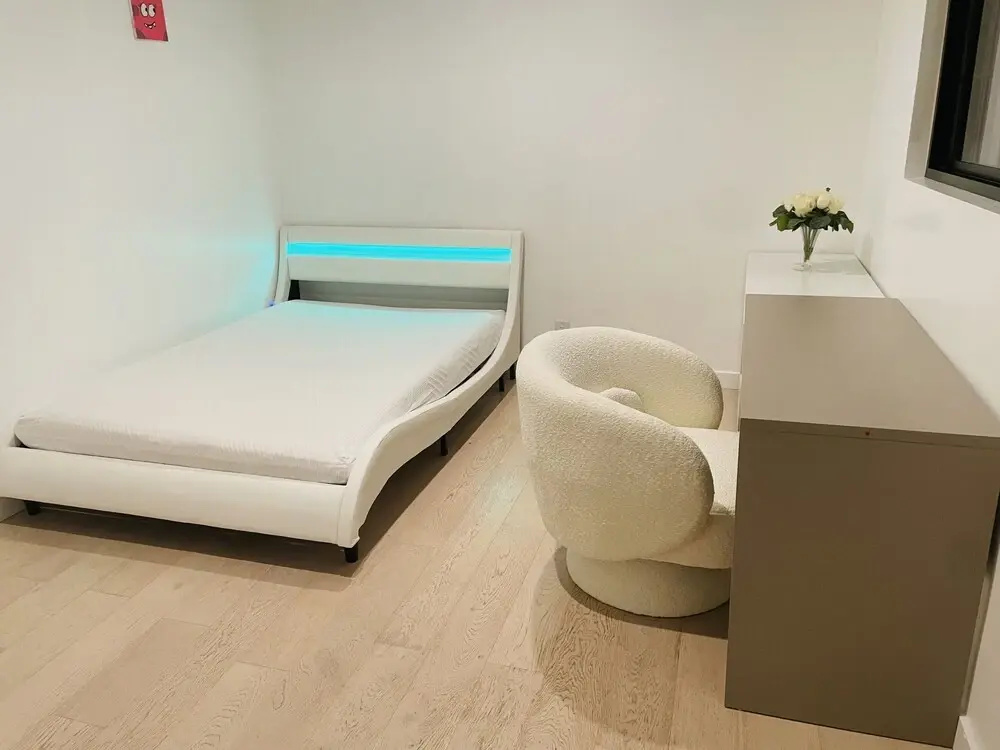 Manhattan Beach Vacation House - For solo, pair, family and business travelers