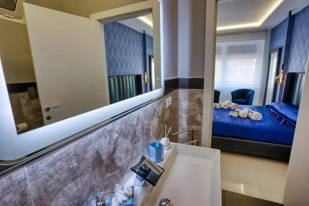 Distinto Suite & Rooms