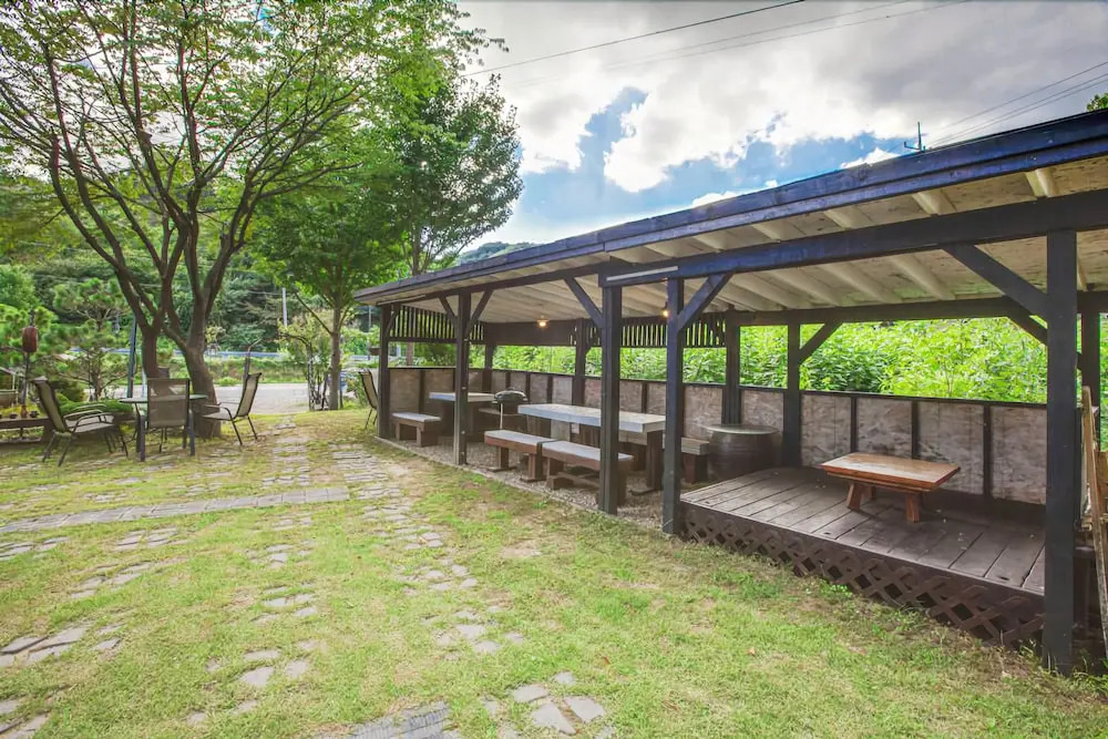 Hongcheon Barack Pension