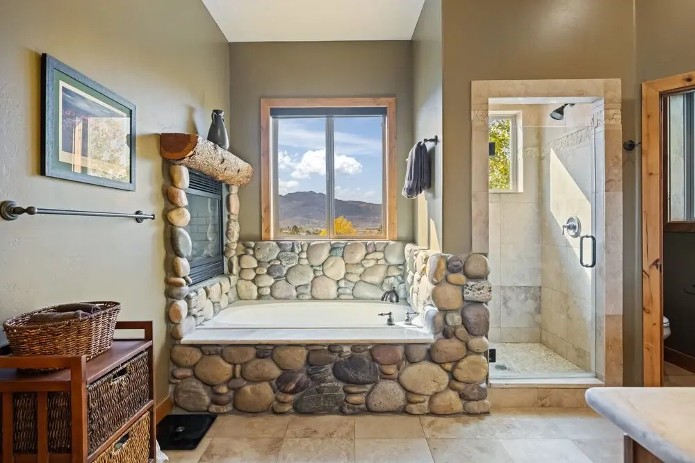 Scenic Mountain Escape With Entertainment Haven 5 Bedroom Home