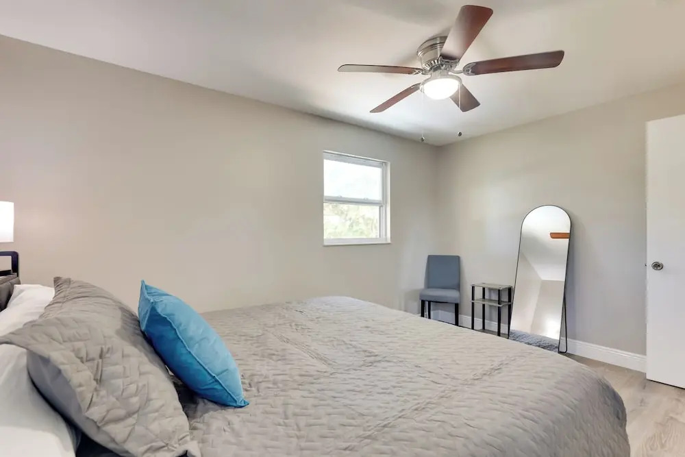 16 Mi to Manatee Viewing! Spacious Tampa Retreat