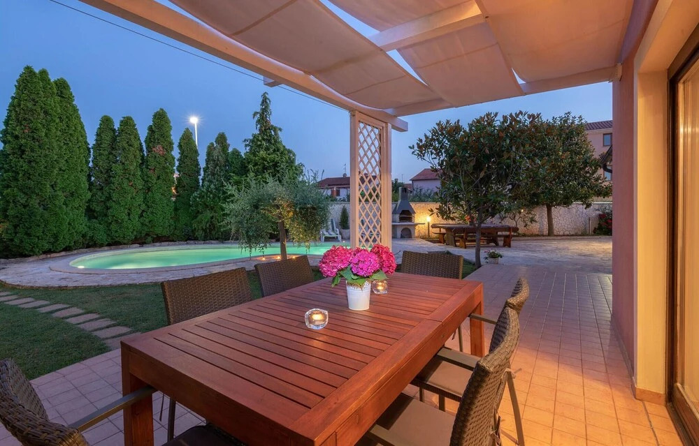 Stunning Home in Medulin With Wifi and 4 Bedrooms