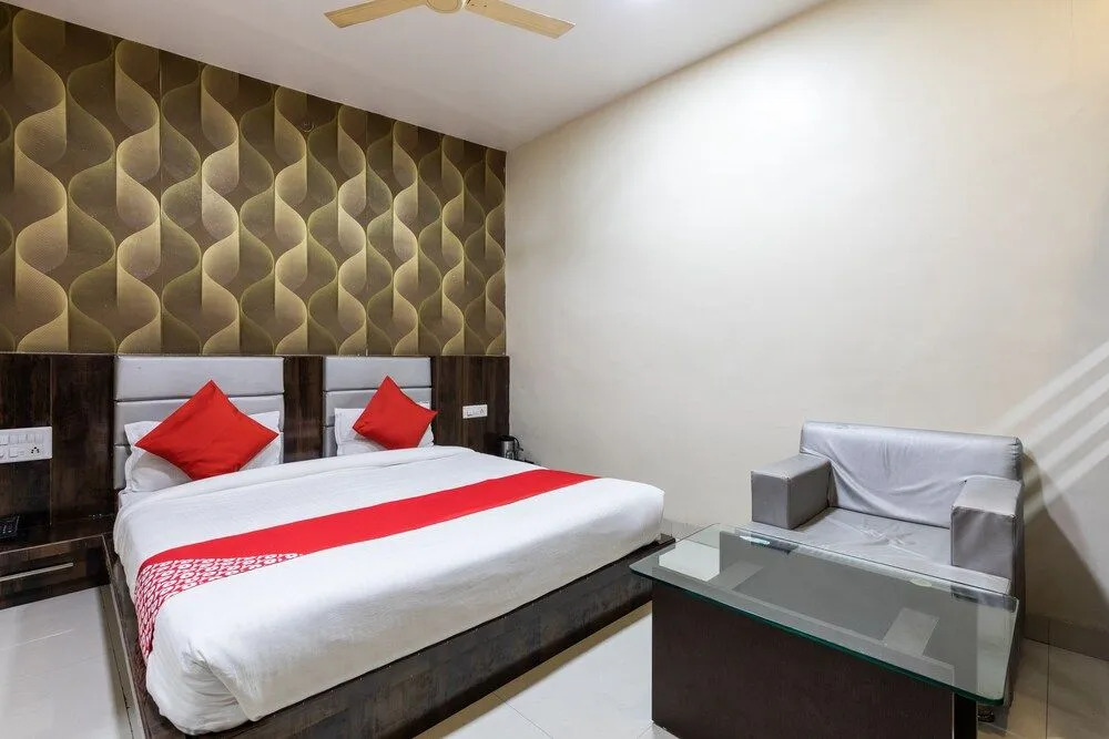 Oyo 41898 Balaji Palace