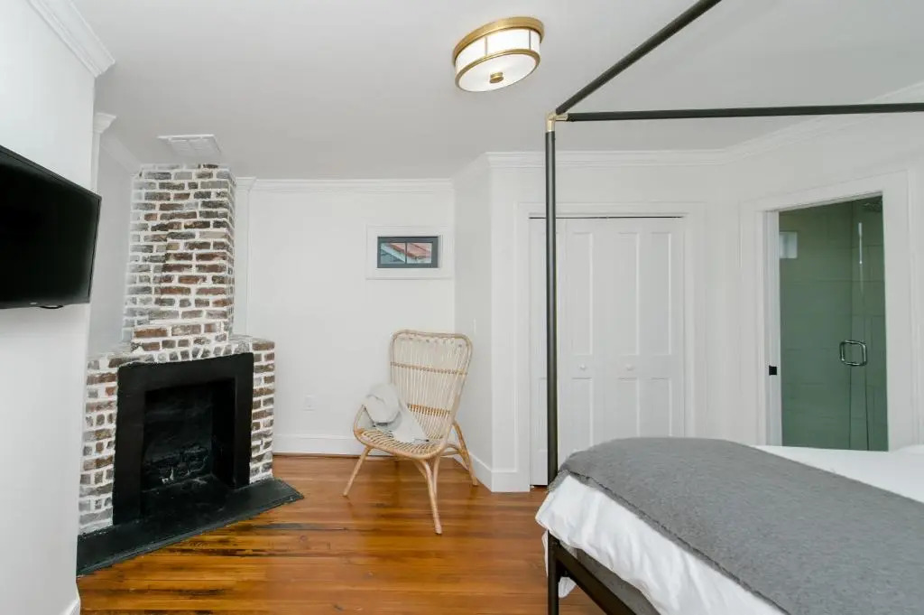Guesthouse Charleston WEST 62 and 64