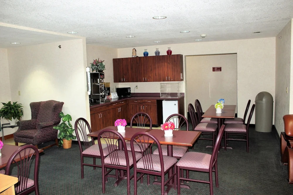 Cumberland Inn and Suites