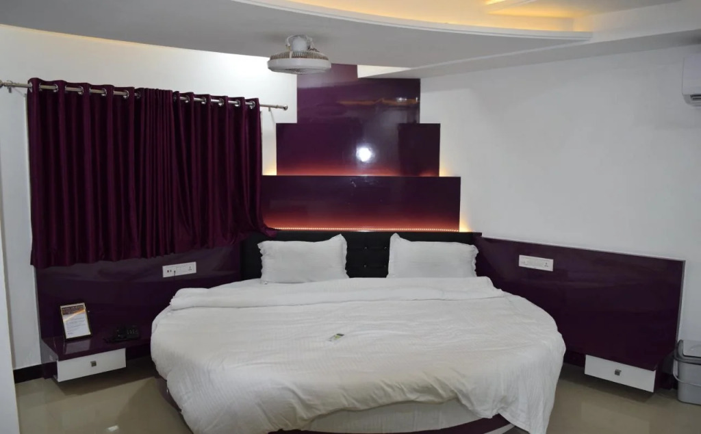 Hotel Vraj Inn