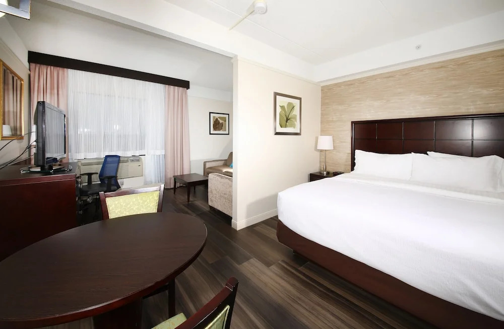 Holiday Inn Select