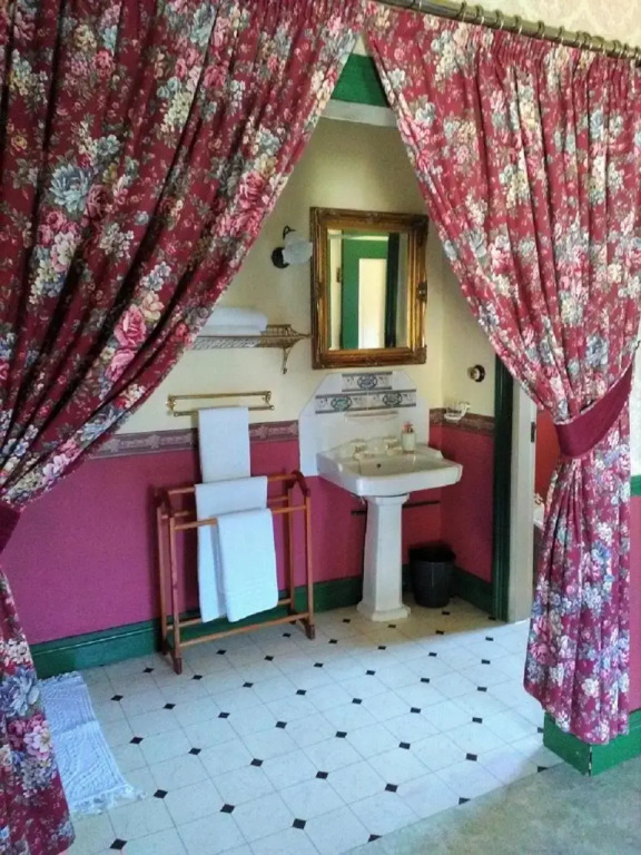 A Pilgrims Rest Guest House in Graskop