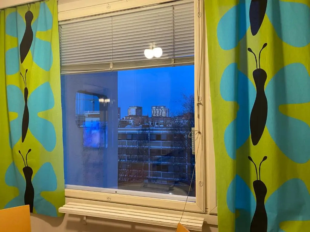 Iso kolmio ydinkeskustassa 1-6 hlö Ilm.parkit