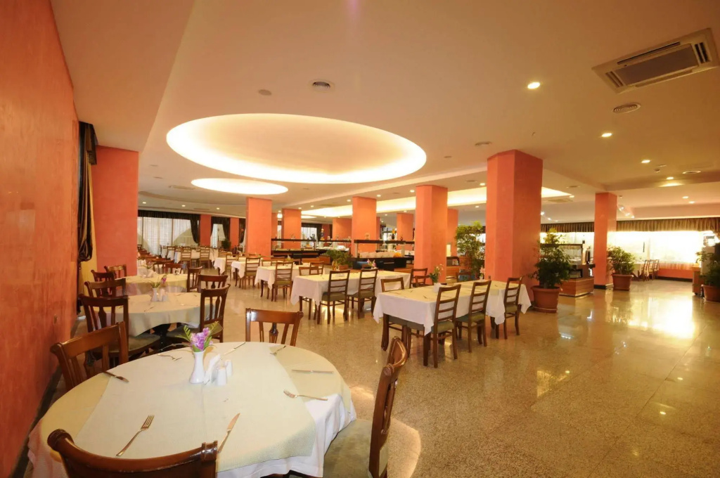 Pasa Beach Hotel