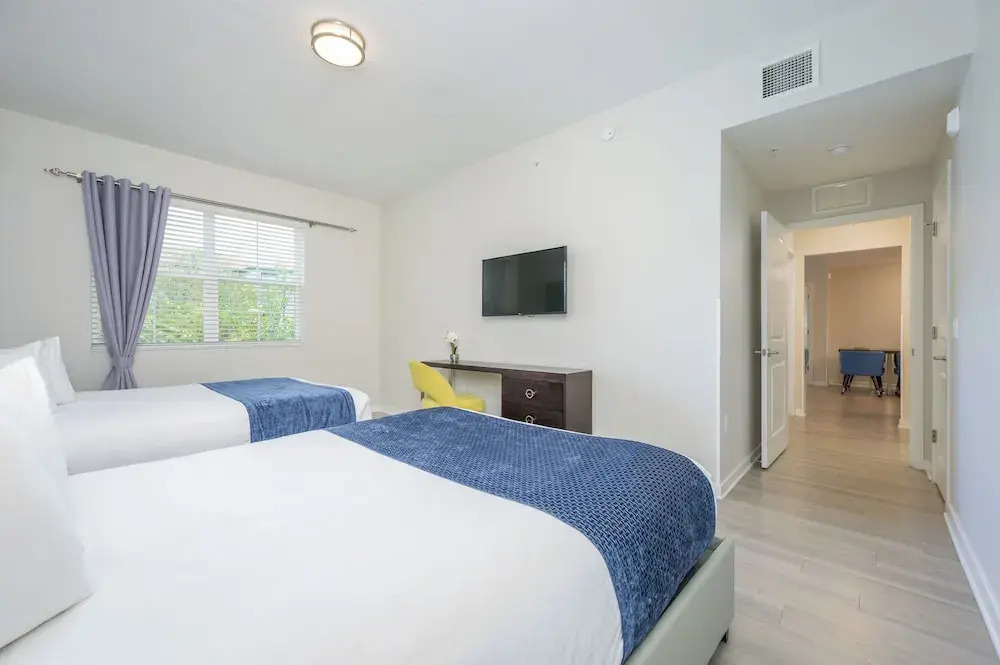 Epic Universe Brand New Modern Vista Cay Reserve Condo - 6005