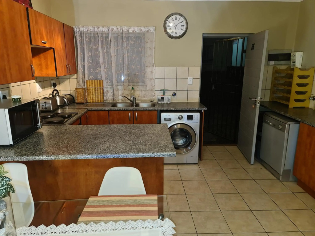 Midrand Ninth on Lever Shalom