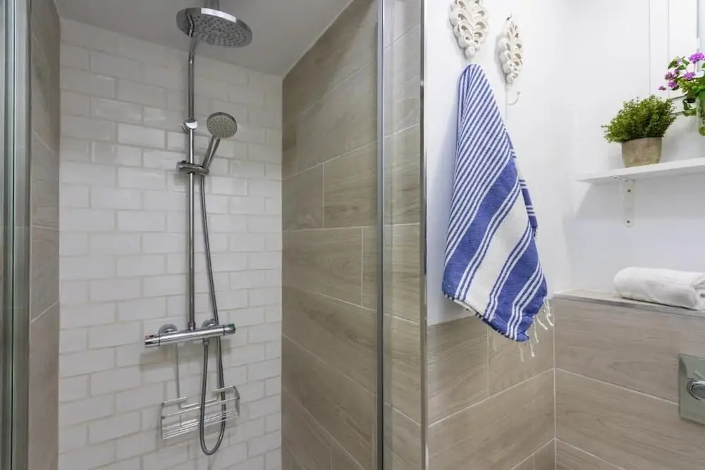 3 Bdrs Apartm With Private Terraces & Communal Swimming Pool in Estepona Benamara II