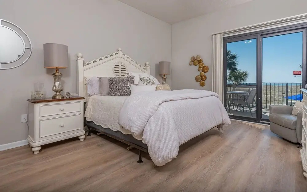 Phoenix Vi 6113 3 Bedroom Condo