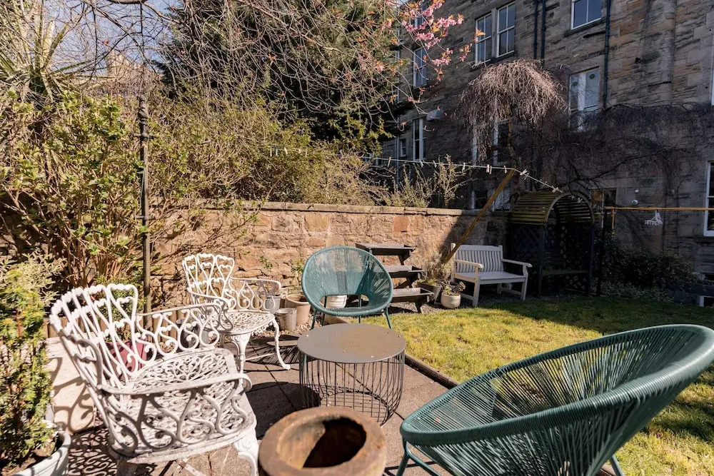 Beautiful & Bright 2BD Flat - Haymarket