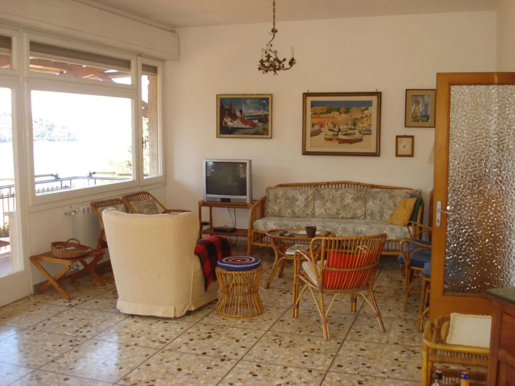 Apartment with a splendid view of the sea-Pianone