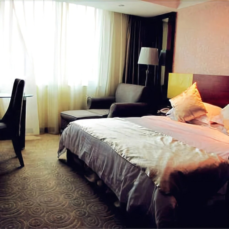 Huayun  Hotel (Heyuan Wanlongcheng Branch)