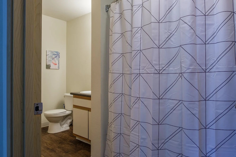 Eastside 1 & 2 BR Apts with balcony by Frontdesk