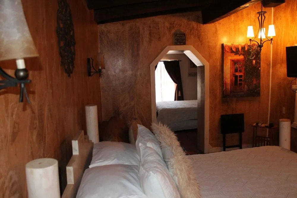 Adobe Rose Boutique Inn