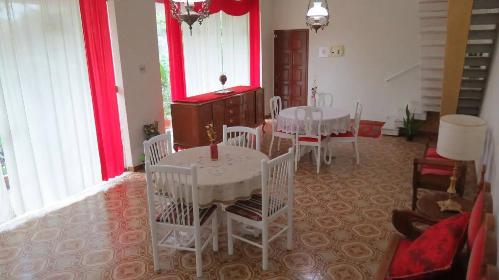 Pousada Charitas Inn