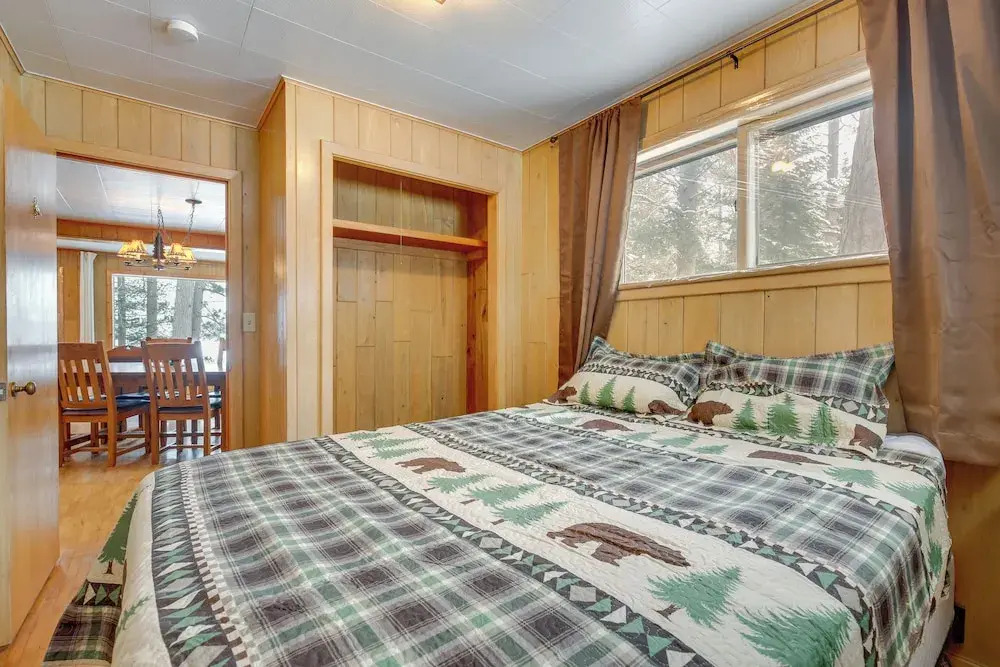 Private Dock + Screened Porch: Echo Lake Cabin