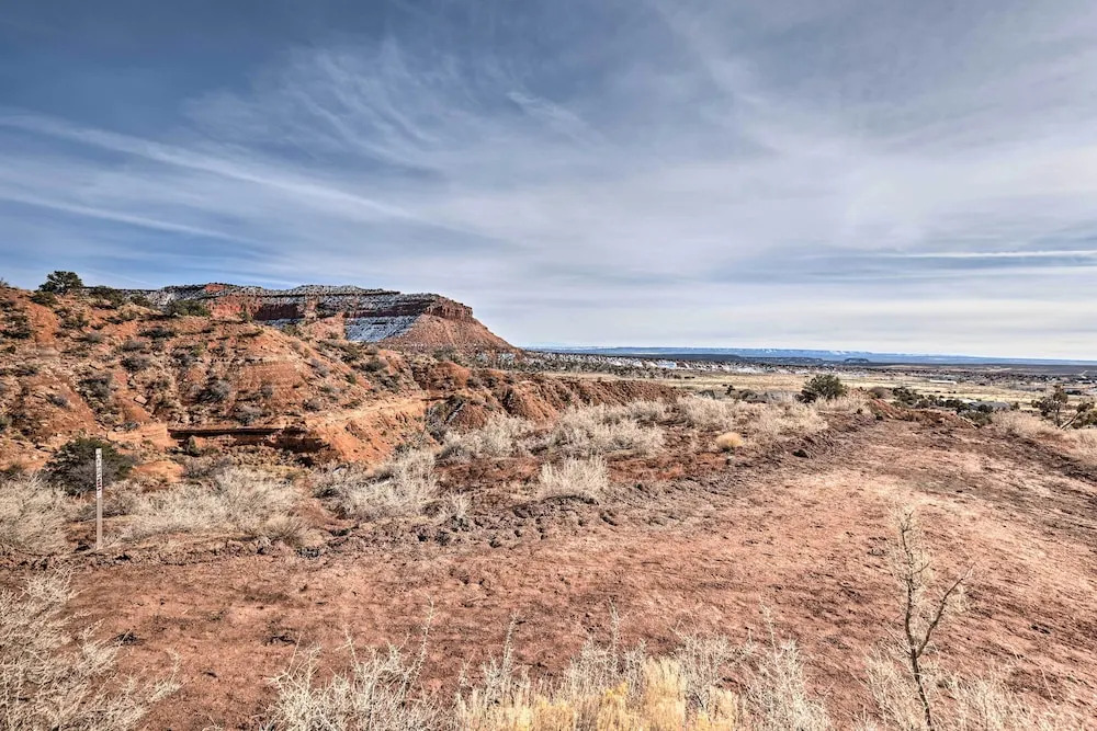 Modern Kanab Cottage w/ View < 1 Mi to Hiking!