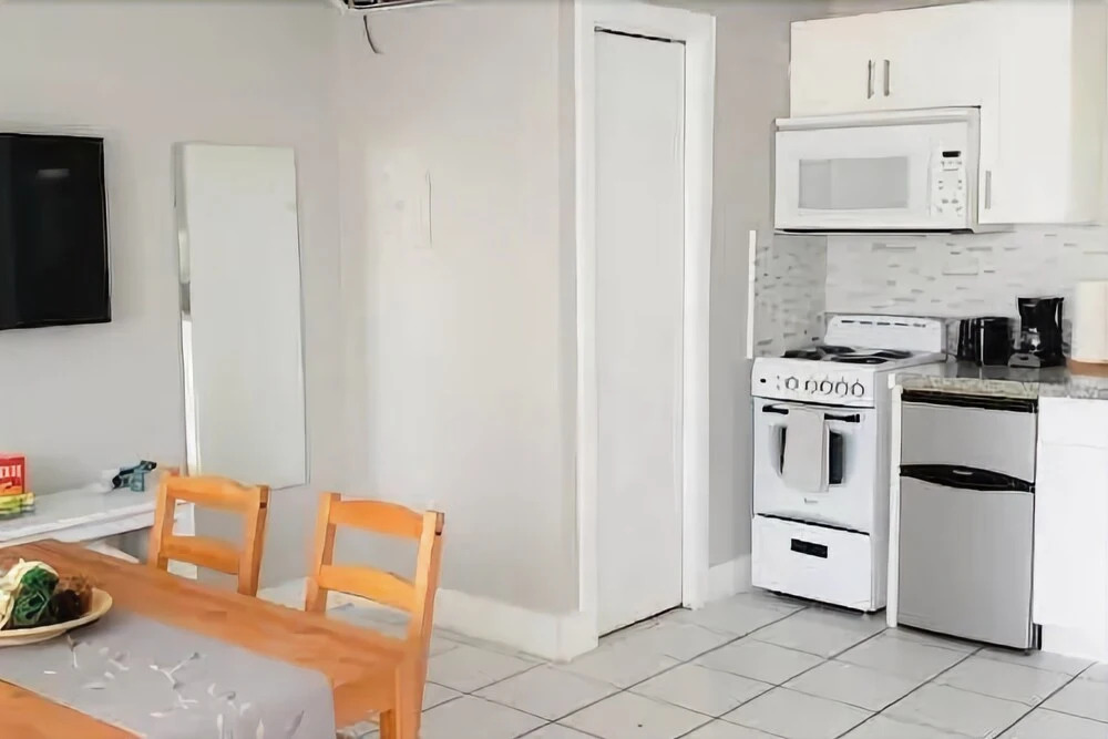 Renovated Aquamar 7 - 1 Br Apts