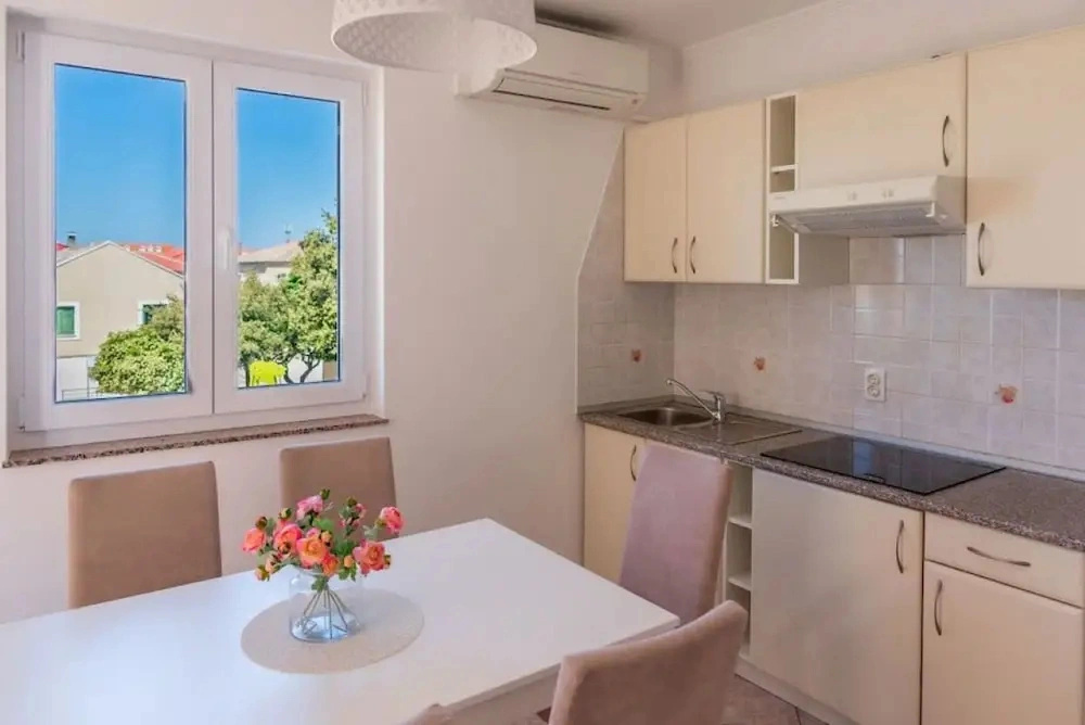Apartment Luce 1 in Povljana