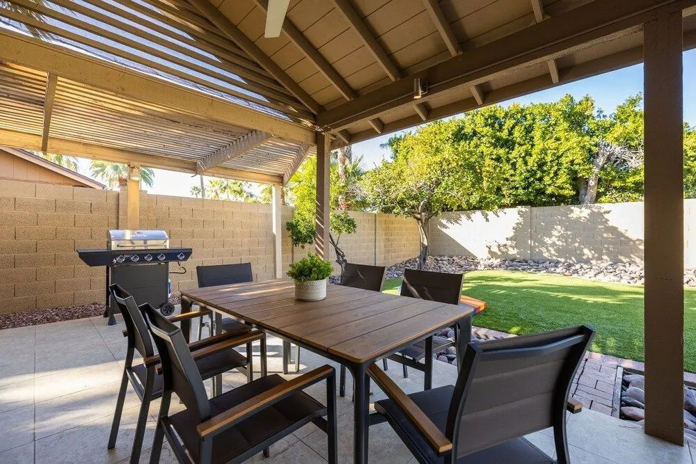Scottsdale Friess 4 Bedroom Home by RedAwning