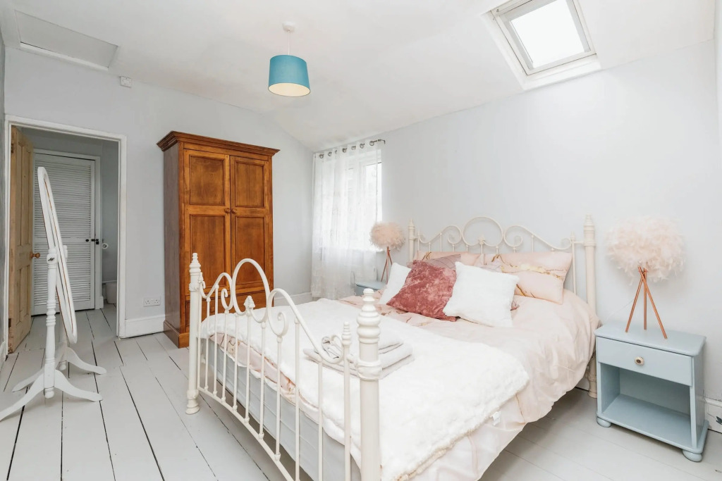 Spacious 6-bed Family Retreat Bristol