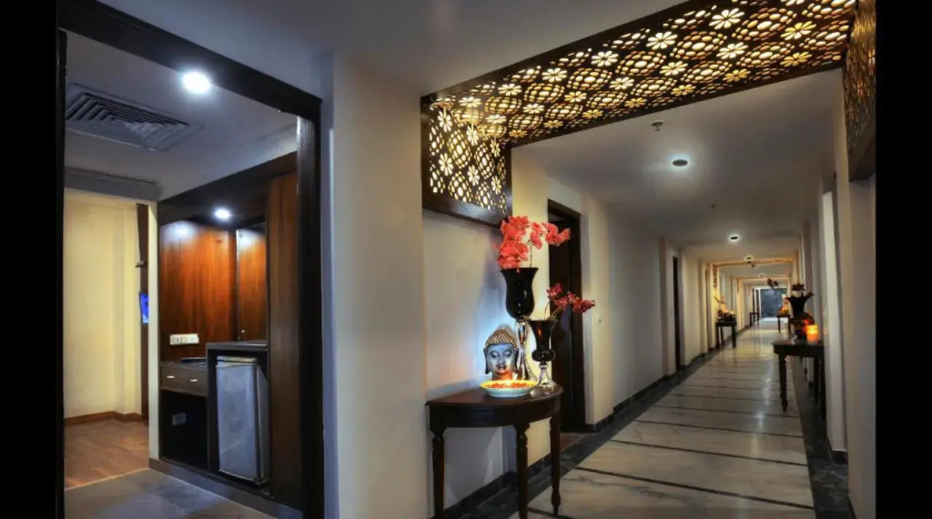 Royale Sarovar Portico Agra