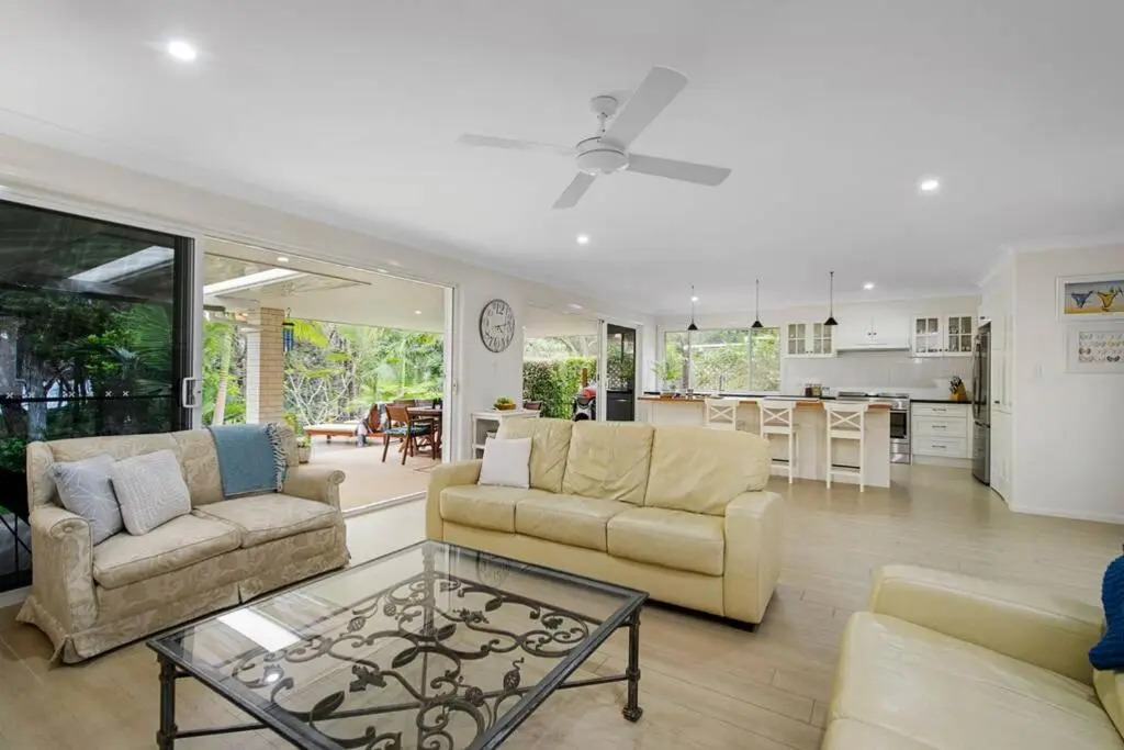 Lakehouse10 - private lake access, beach, shops