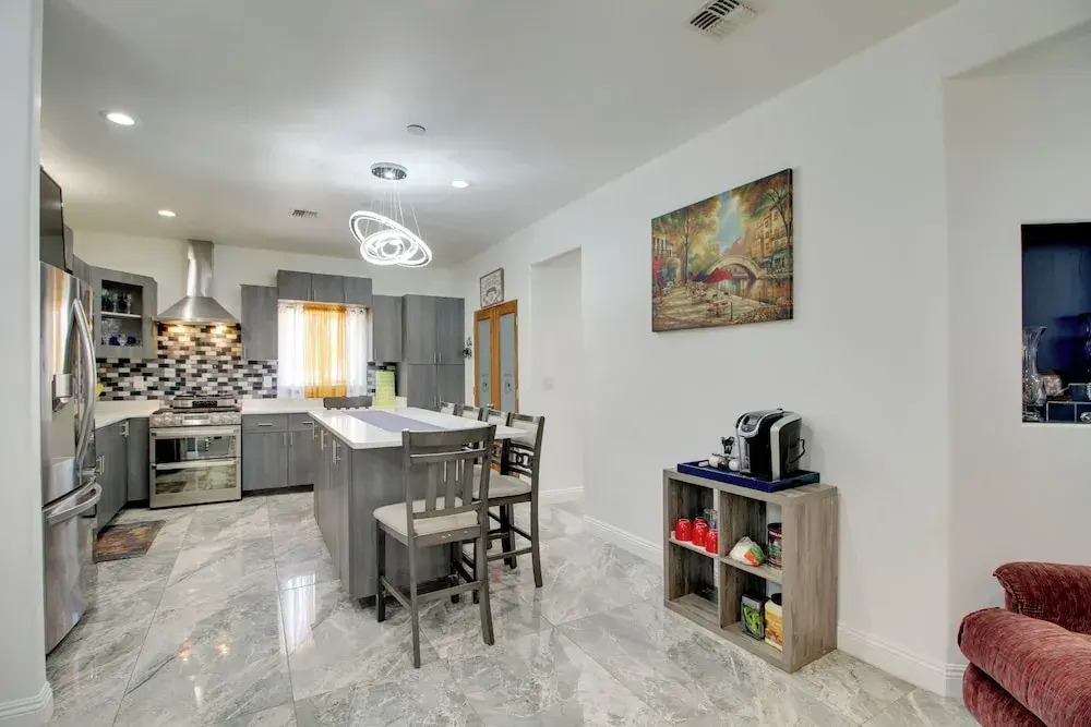 3 Mi to Rio Grande: Albuquerque Home w/ Balcony