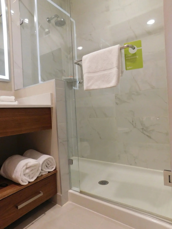 Radisson Hotel & Conference Centre Calgary Airport