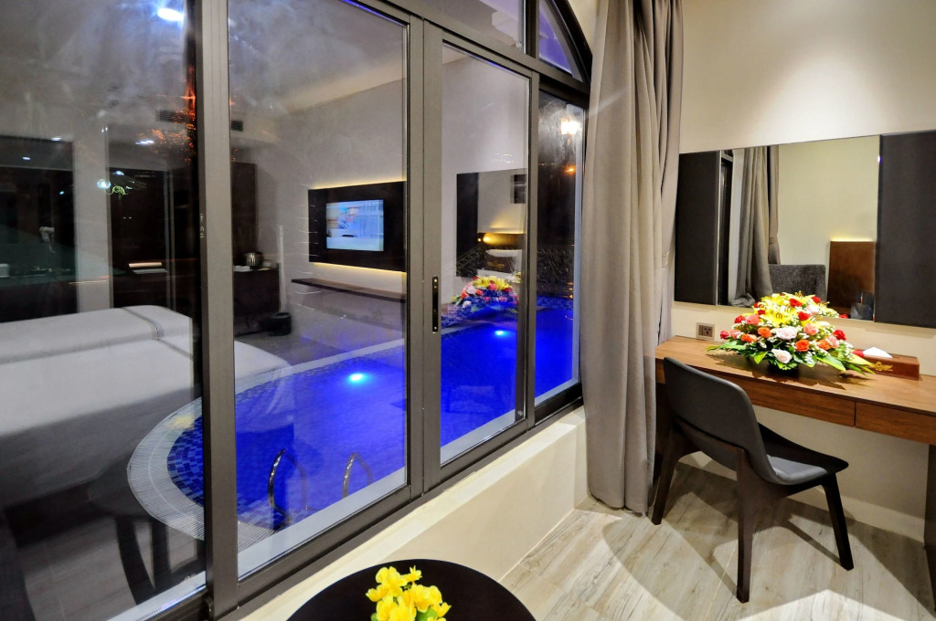 Crown Nguyen Hoang Hotel