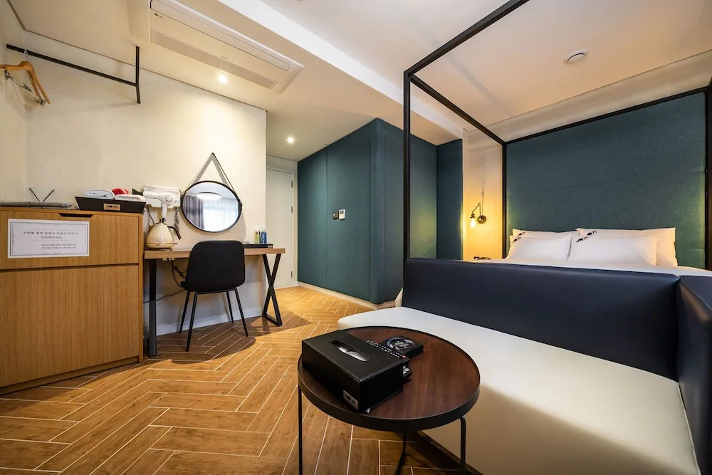 Hotel Moon