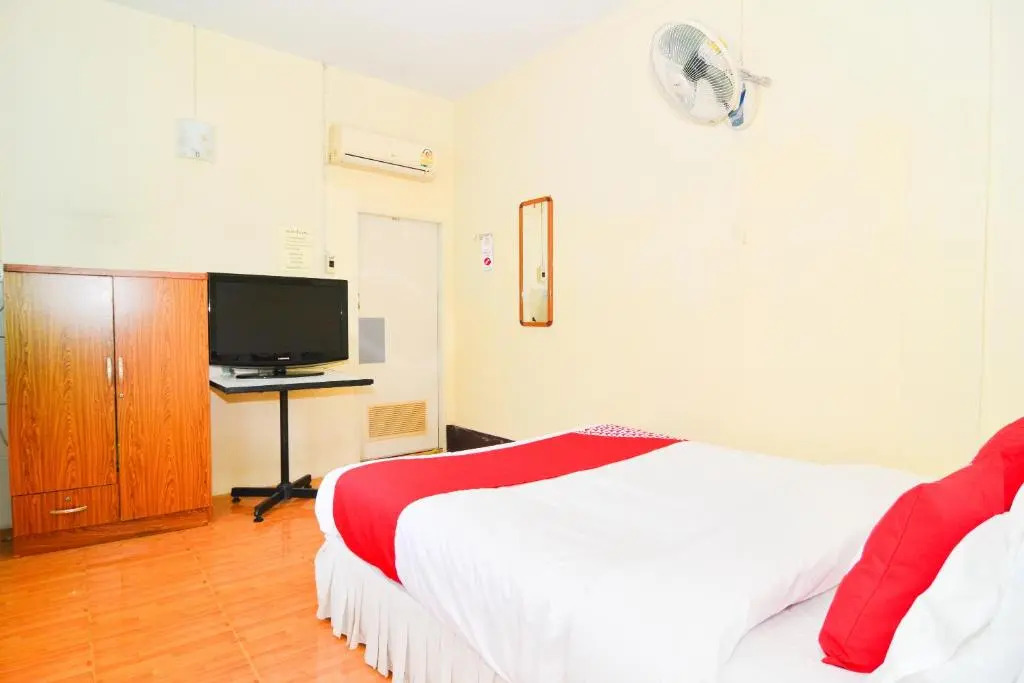OYO 499 Pattaraporn Hotel