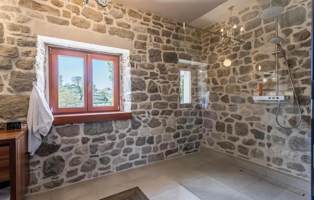 Awesome Home in Solin With 3 Bedrooms, Wifi and Outdoor Swimming Pool