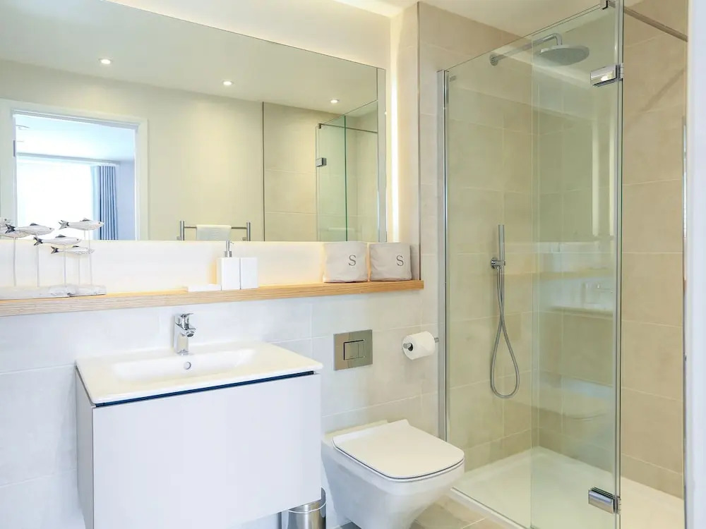 Saltstone, 3 Island Place