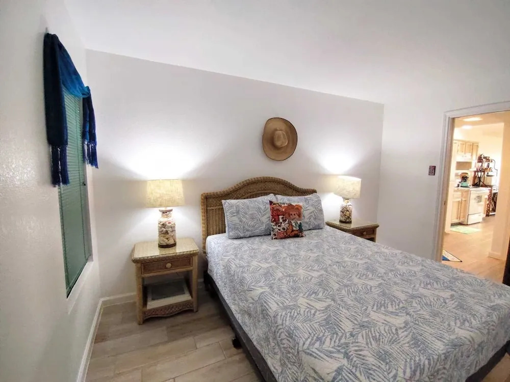 Florence I 305 Minium 1 Bedroom Condo by RedAwning