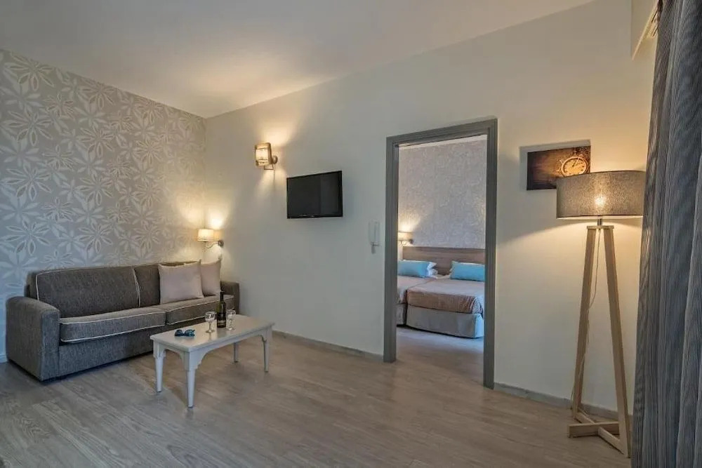Icarus Suite Apartments